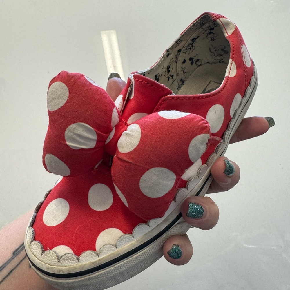 Disney Minnie vans